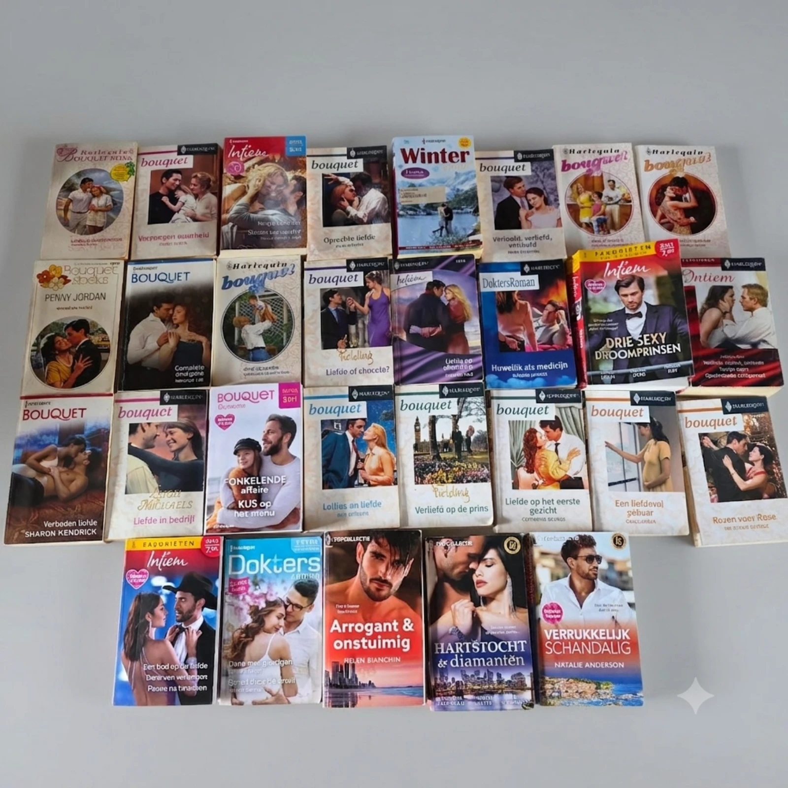 Grote stapel Harlequin boeken Bouquet reeksen Intiem Doktersroman 29 stuks